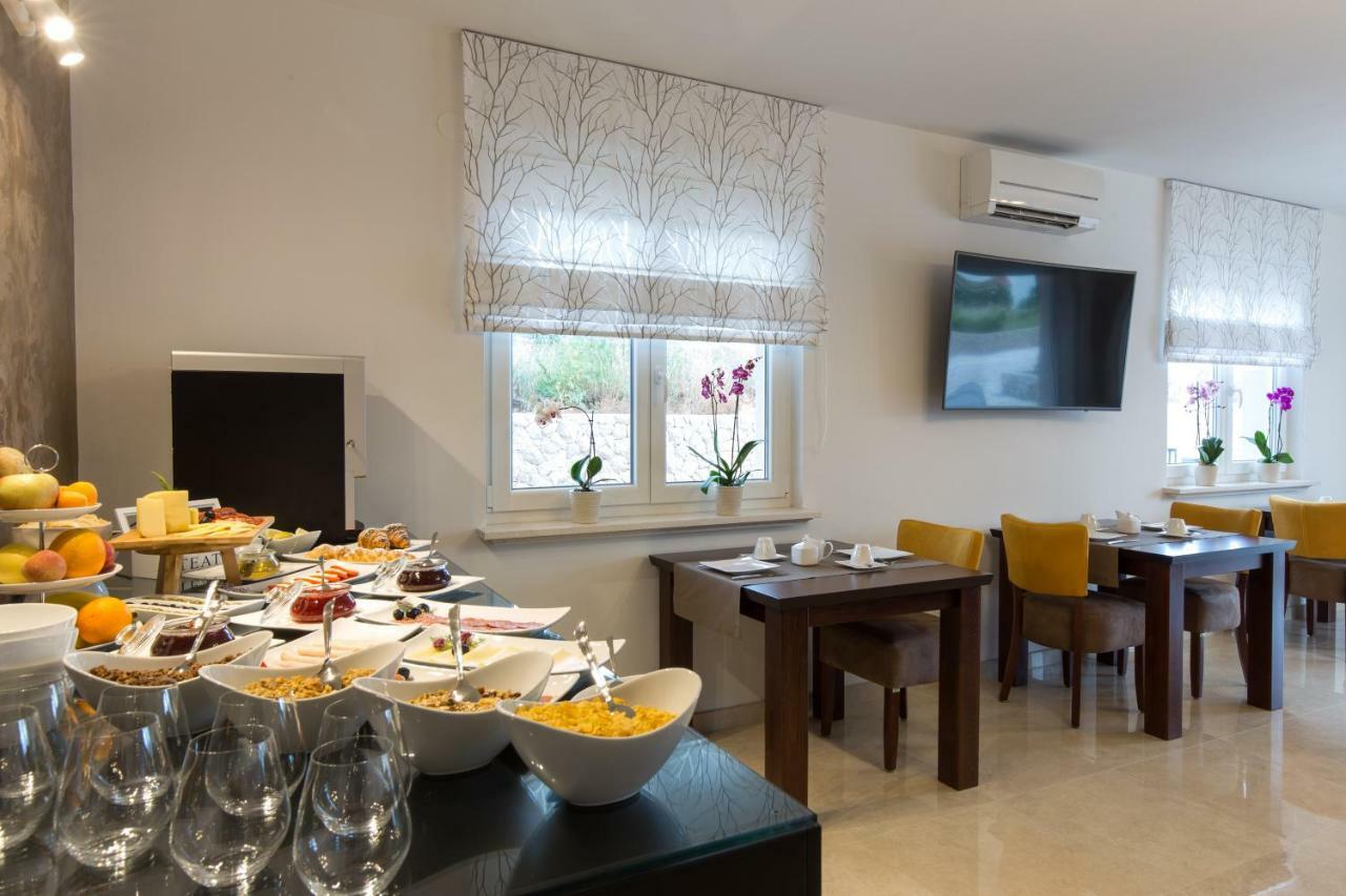 B&B Villa Maris Punat Exterior photo